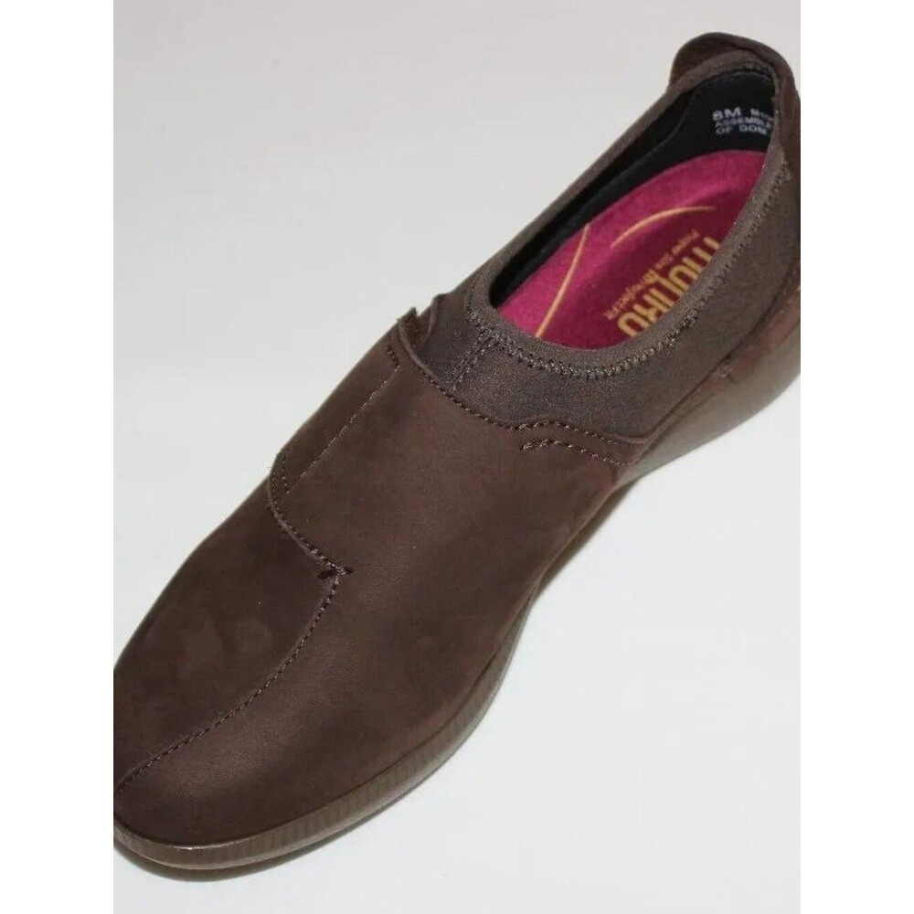 MUNRO JANIS BROWN NUBUCK SLIP ON SNEAKER SZ 10.5